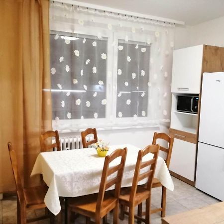 Apartman West Poprad Bagian luar foto