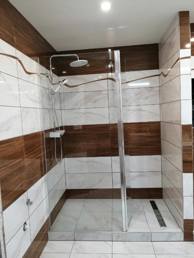 Apartman West Poprad Bagian luar foto